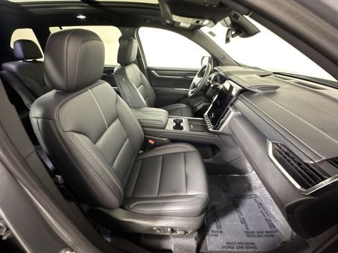 Used 2024 GMC Acadia Elevation w/ Black Edition image 28