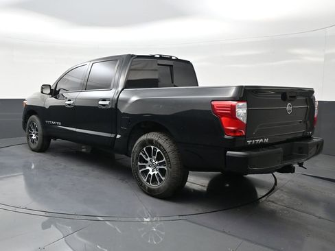 Used 2020 Nissan Titan SV w/ SV Convenience Package image 3