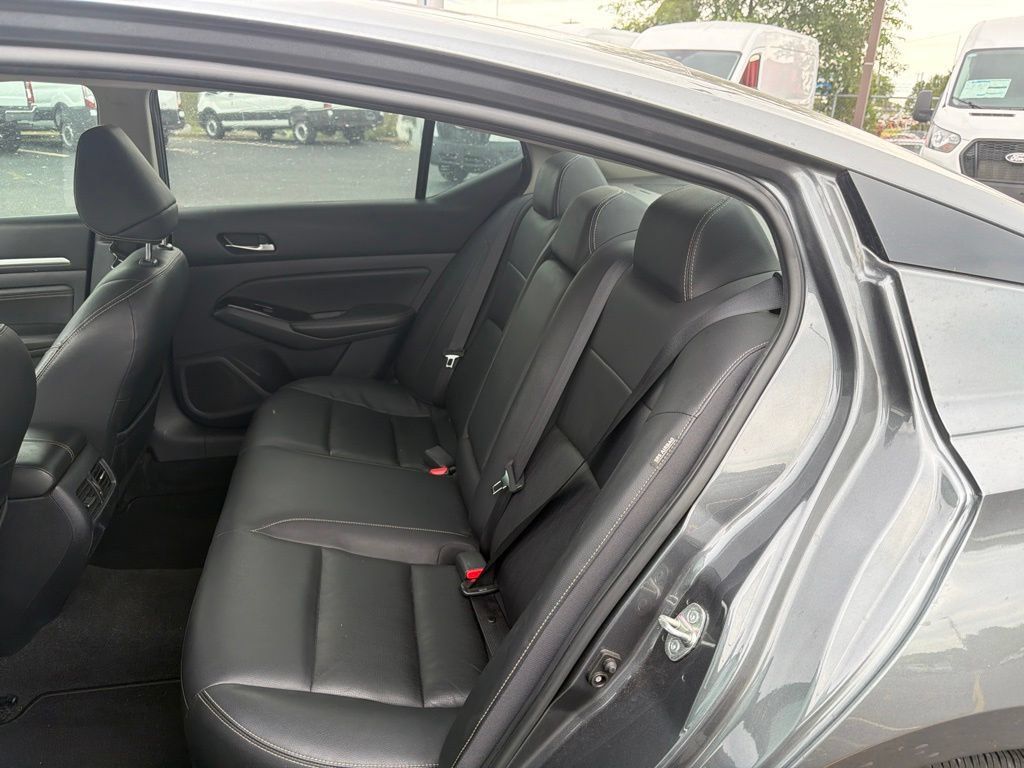 Used 2020 Nissan Altima 2.5 SL FWD image 10