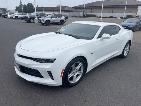 Used 2018 Chevrolet Camaro LT image 1