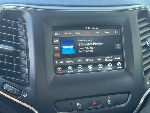 Used 2021 Jeep Cherokee Latitude Plus image 24