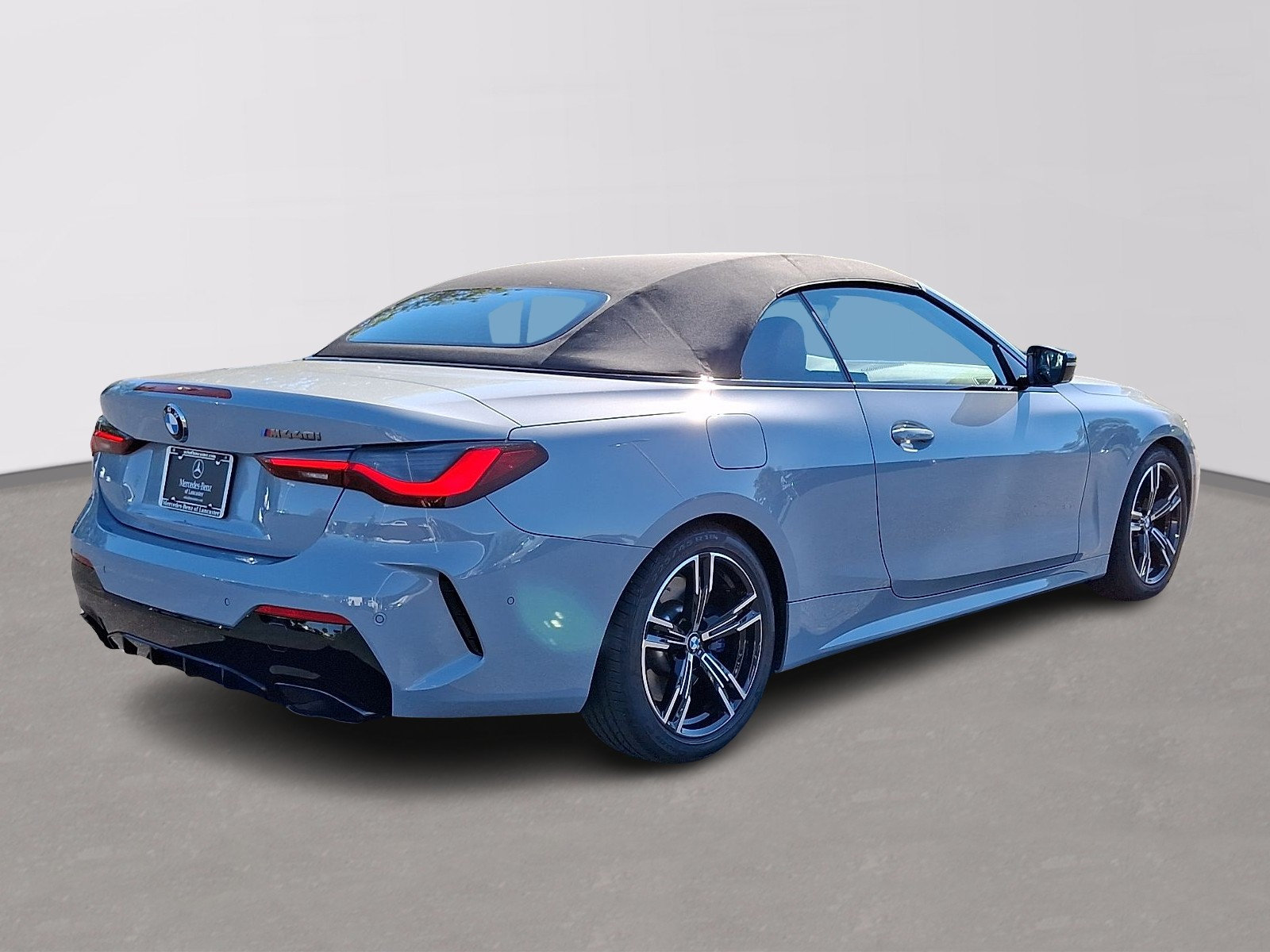 Used 2022 BMW M440i Convertible RWD image 7