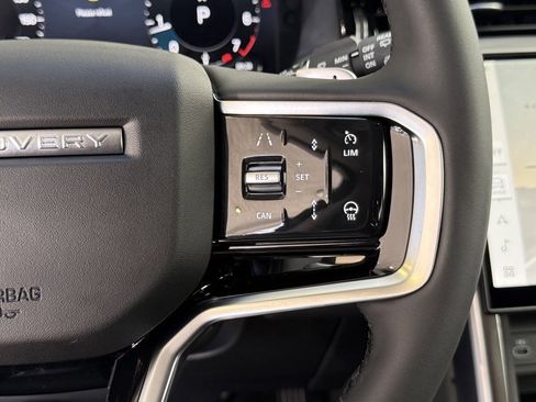 New 2025 Land Rover Discovery Sport S image 19