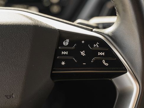 Used 2023 Audi Q4 e-tron Premium Plus w/ Premium Plus image 18