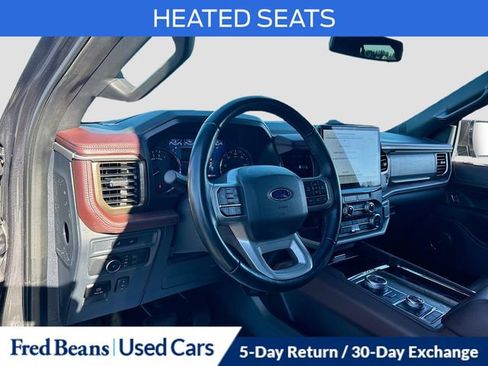 Used 2022 Ford Expedition Limited image 11