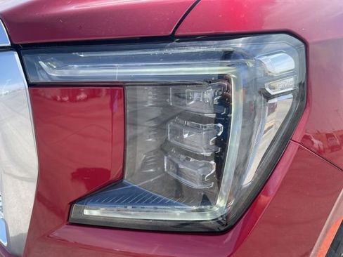 Used 2021 GMC Yukon Denali image 9