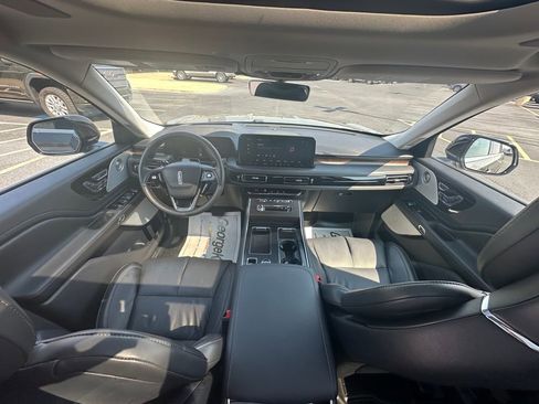 Used 2025 Lincoln Aviator Reserve w/ Equipment Group 201A image 5