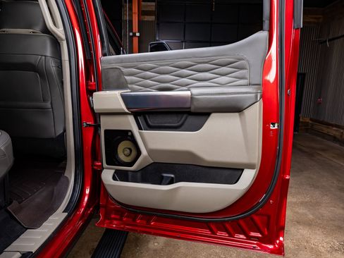 Used 2025 Ford F250 Platinum w/ Platinum Plus Package image 40