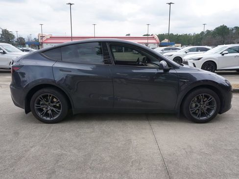 Used 2024 Tesla Model Y Long Range image 26