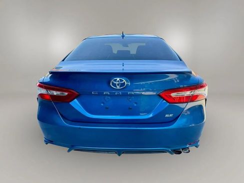 Used 2020 Toyota Camry SE image 4
