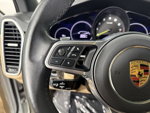 Certified 2021 Porsche Cayenne E-Hybrid AWD/4WD image 37