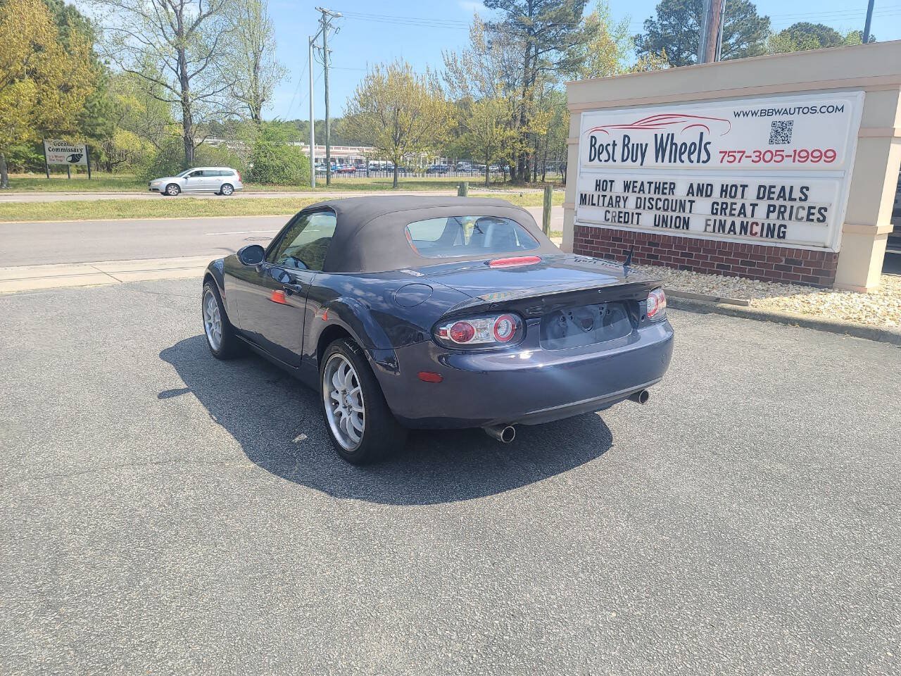 Used 2006 MAZDA MX-5 Miata Touring RWD image 5