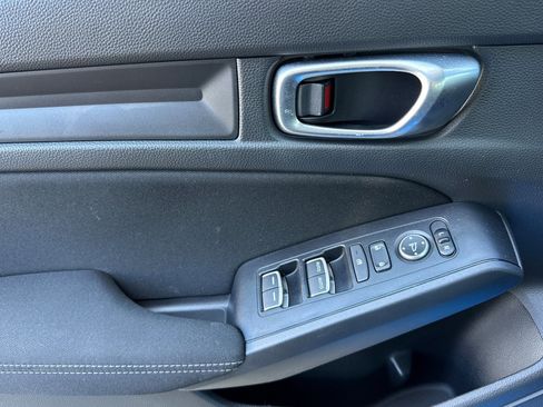 Used 2023 Honda Civic Sport image 8
