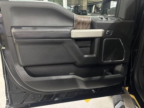 Used 2017 Ford F250 Lariat w/ Lariat Ultimate Package AWD/4WD image 11