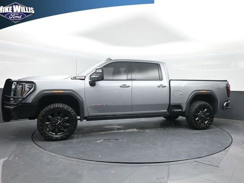 Used 2024 GMC Sierra 2500 AT4 w/ AT4 Premium Plus Package AWD/4WD image 4