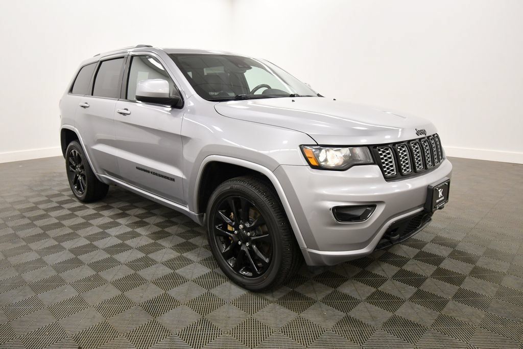 Used 2021 Jeep Grand Cherokee Altitude AWD/4WD image 10