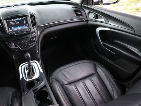 Used 2016 Buick Regal Premium w/ Driver Confidence Package #1 FWD image 22