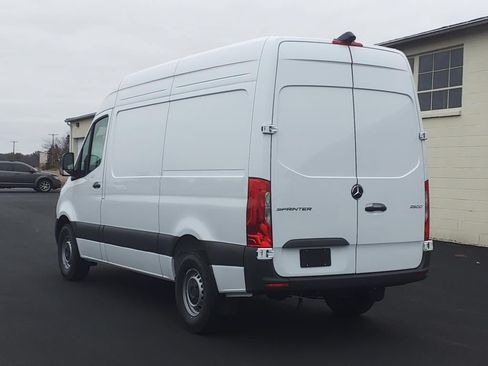 Used 2025 Mercedes-Benz Sprinter 2500 image 10