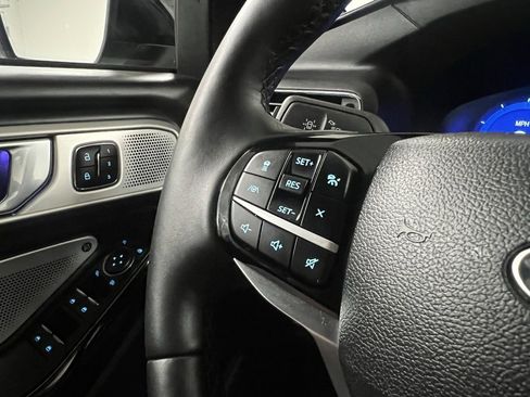 Used 2022 Ford Explorer Platinum w/ Equipment Group 601A image 35