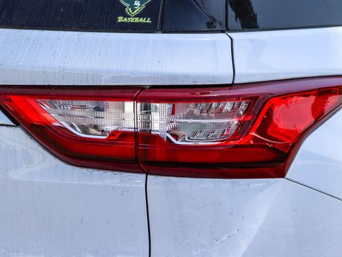 Used 2020 Chevrolet Traverse LT FWD image 7