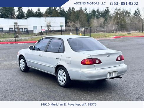 Used 2001 Toyota Corolla LE image 3