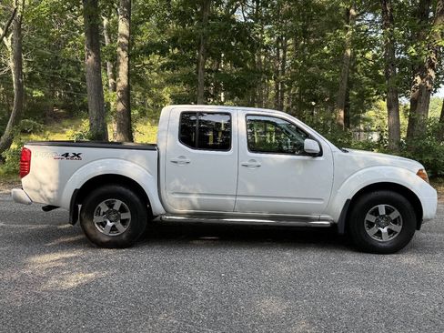 Used 2012 Nissan Frontier PRO-4X AWD/4WD image 4