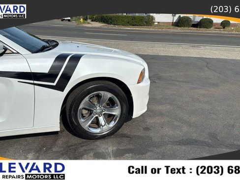 Used 2013 Dodge Charger SE w/ Sport Appearance Group image 12