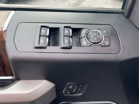 Used 2018 Ford F150 Lariat AWD/4WD image 25