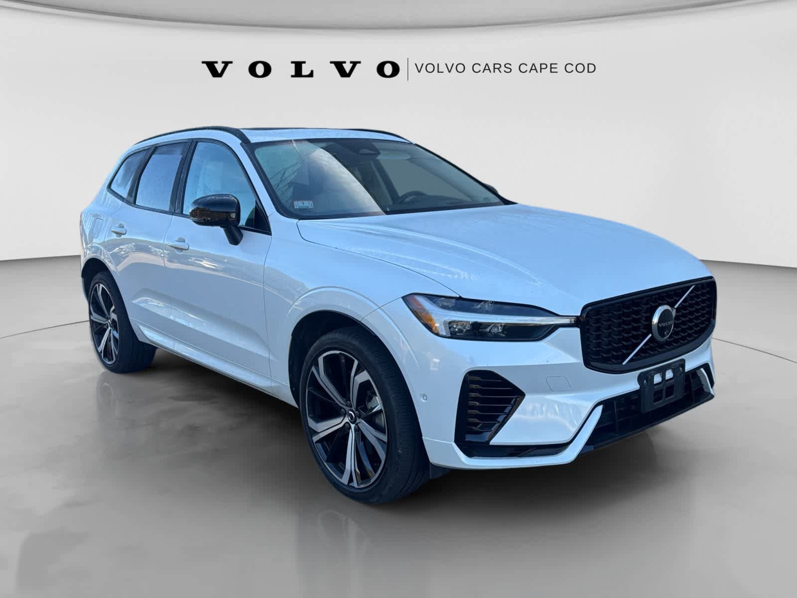 Used 2025 Volvo XC60 T8 Ultra w/ Protection Package Premier AWD/4WD image 1