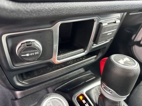 Used 2024 Jeep Wrangler Sport image 22