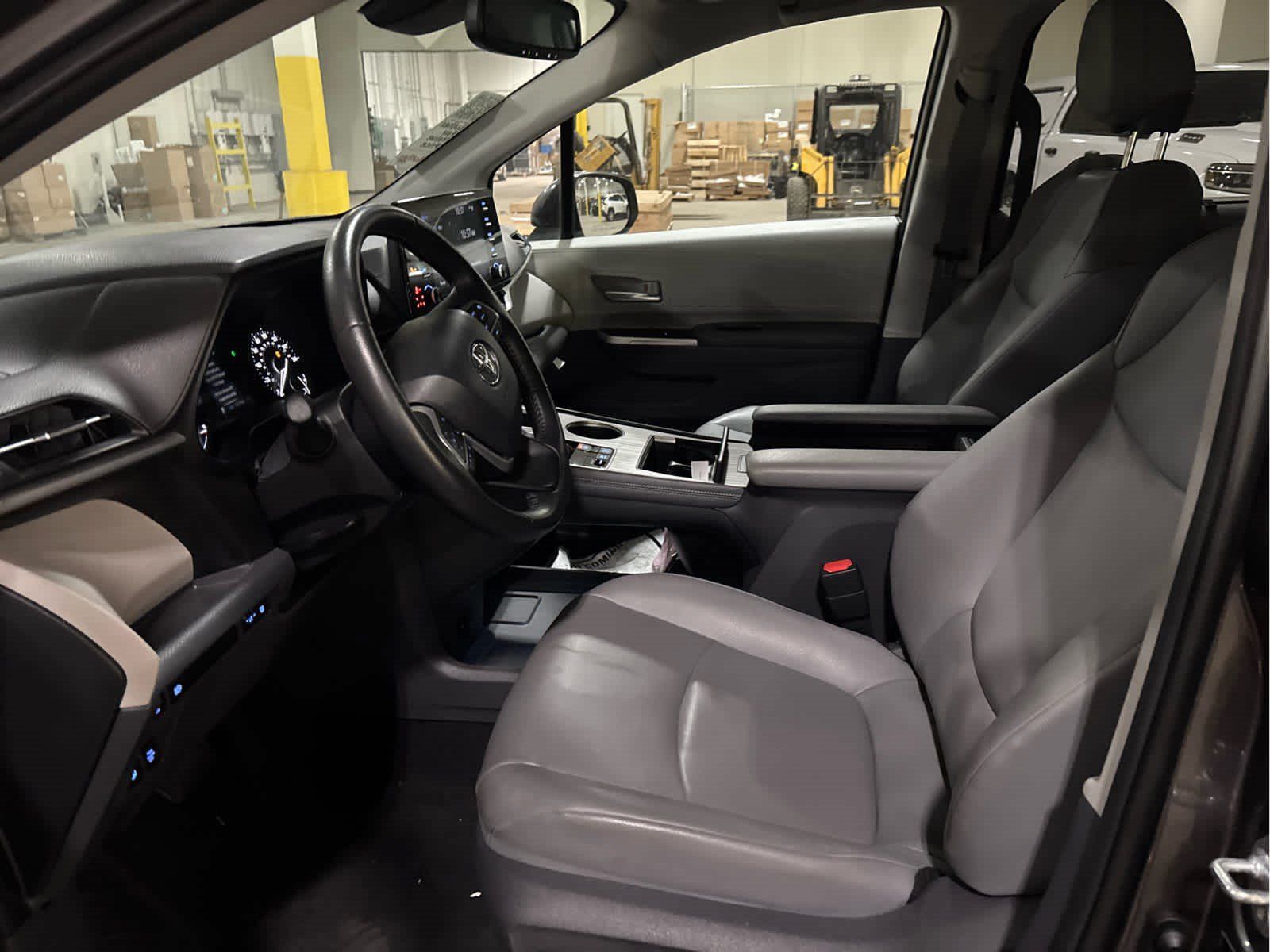 Certified 2021 Toyota Sienna XLE AWD/4WD image 9