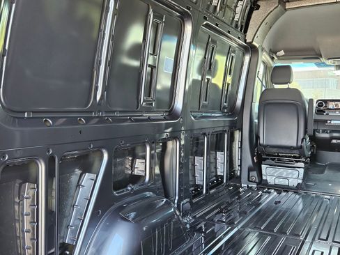 New 2025 Mercedes-Benz Sprinter 2500 image 31