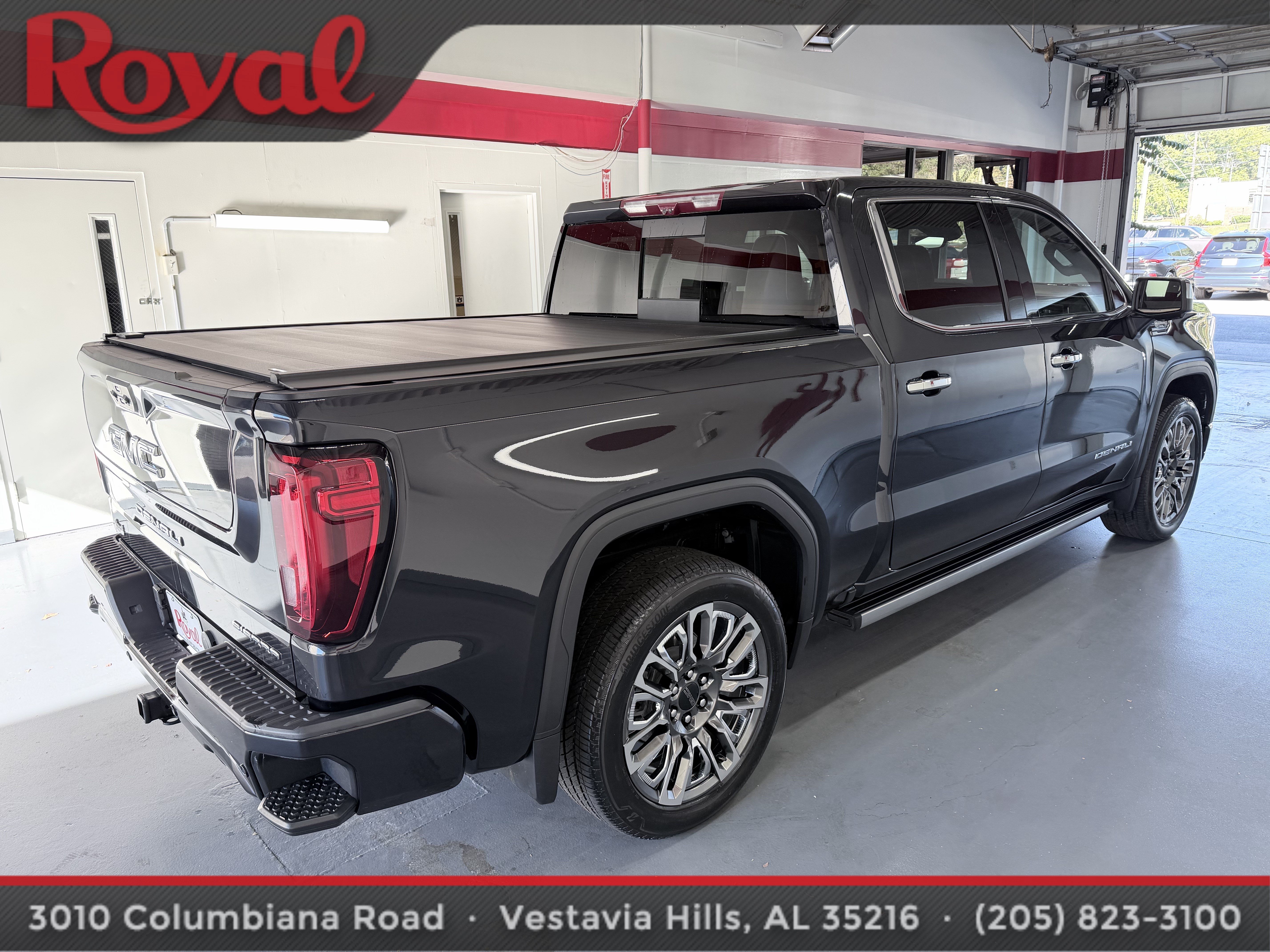 Used 2024 GMC Sierra 1500 Denali Ultimate AWD/4WD image 4