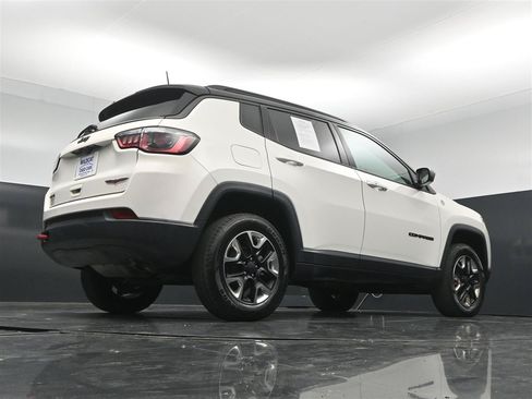 Used 2018 Jeep Compass Trailhawk w/ Leather Interior Group AWD/4WD image 28