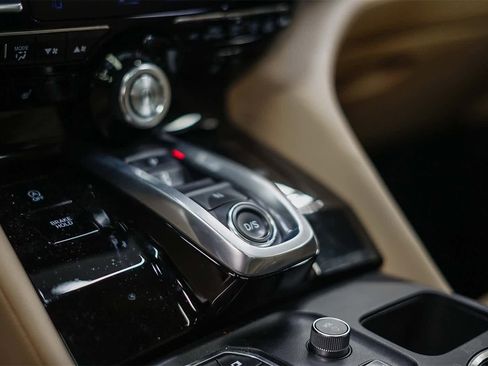 Used 2023 Acura MDX FWD image 21