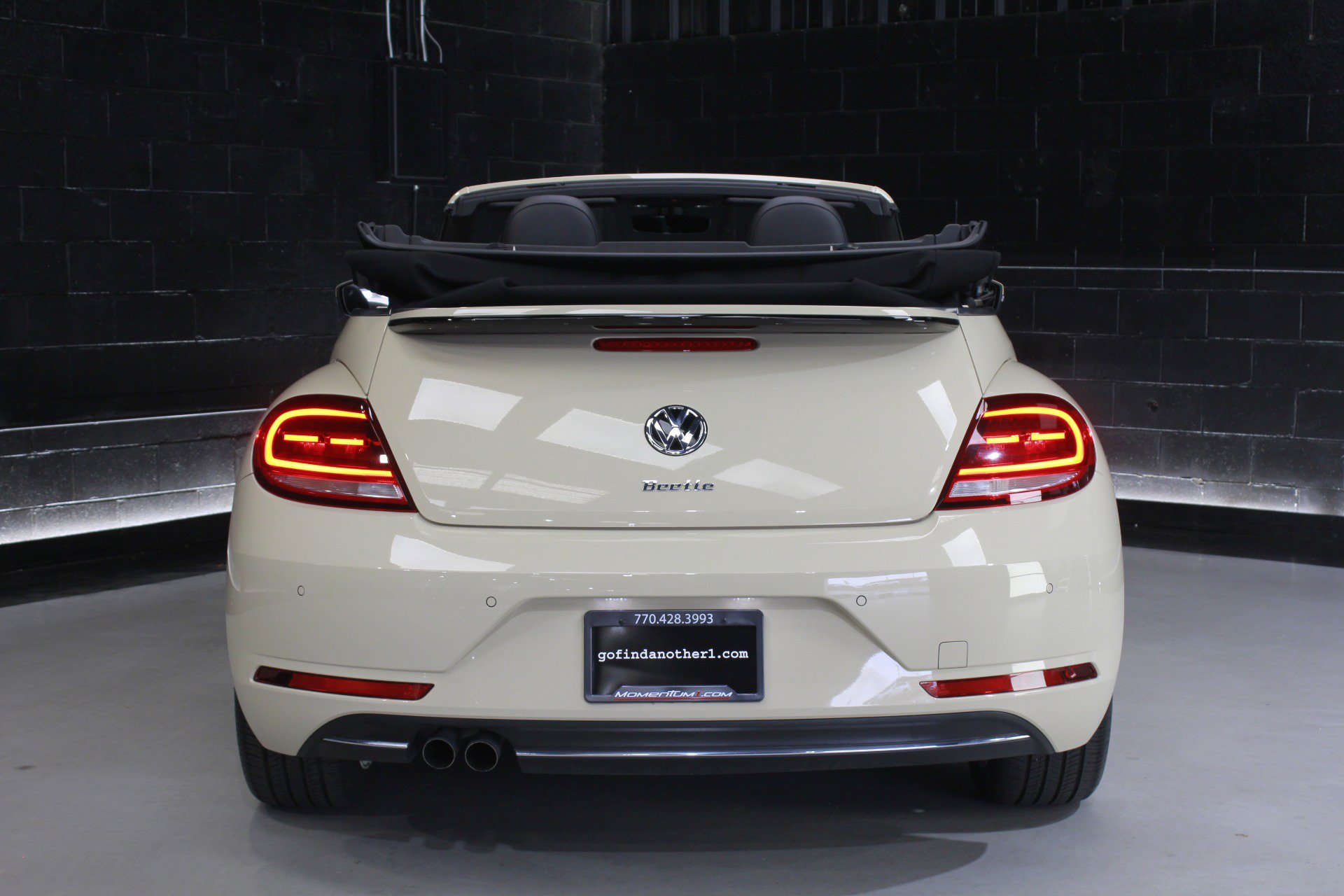 Used 2019 Volkswagen Beetle 2.0T S FWD image 22