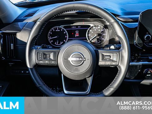 Used 2025 Nissan Pathfinder SV image 29