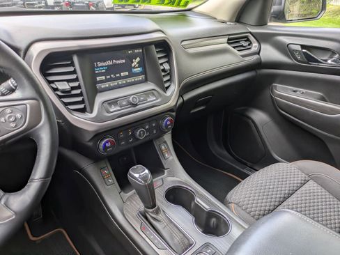 Used 2017 GMC Acadia SLE w/ Driver Alert Package I AWD/4WD image 17
