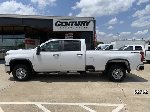 Used 2021 Chevrolet Silverado 2500 W/T w/ WT Convenience Package AWD/4WD image 4