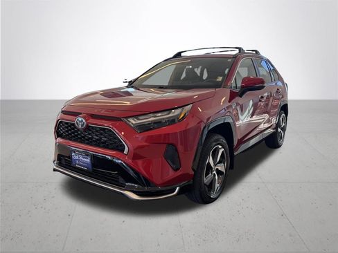 Used 2022 Toyota RAV4 SE w/ Weather & Moonroof Package AWD/4WD image 2
