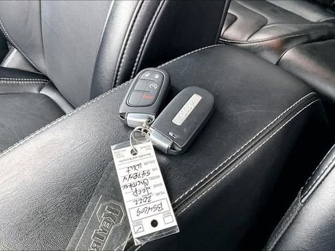Used 2022 Jeep Cherokee Latitude Lux FWD image 32