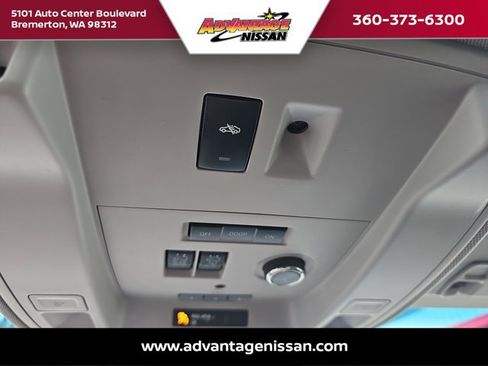 Used 2018 GMC Yukon Denali image 15