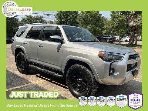 Used 2021 Toyota 4Runner SR5 AWD/4WD image 1