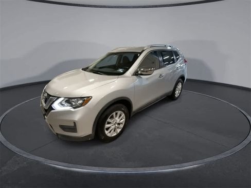 Used 2017 Nissan Rogue SV w/ SV Family Package image 4