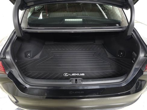 Used 2023 Lexus ES 300h Ultra Luxury w/ Accessory Package (Z2) FWD image 7