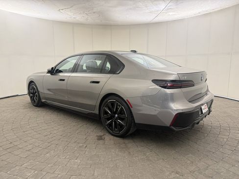 Used 2023 BMW i7 xDrive60 image 5