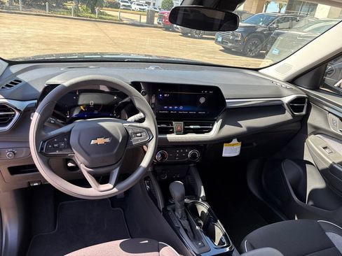 New 2026 Chevrolet TrailBlazer LT w/ Driver Confidence Package FWD image 19