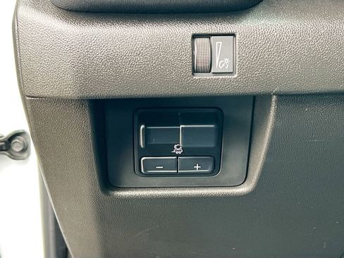 Used 2023 GMC Canyon AT4 image 10