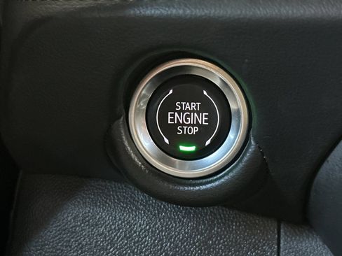 Certified 2025 Chevrolet Tahoe Premier AWD/4WD image 32