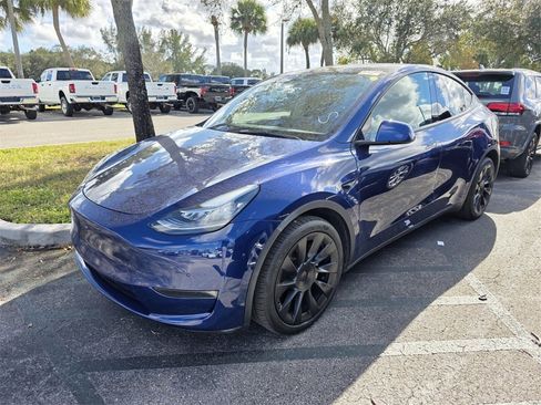 Used 2021 Tesla Model Y Long Range image 3